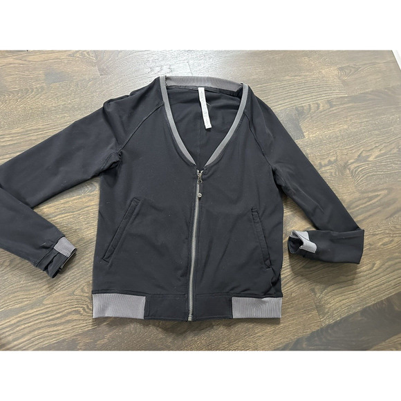 Lululemon H'Om‎ Run Jacket in Black~ 6 - Picture 7 of 8